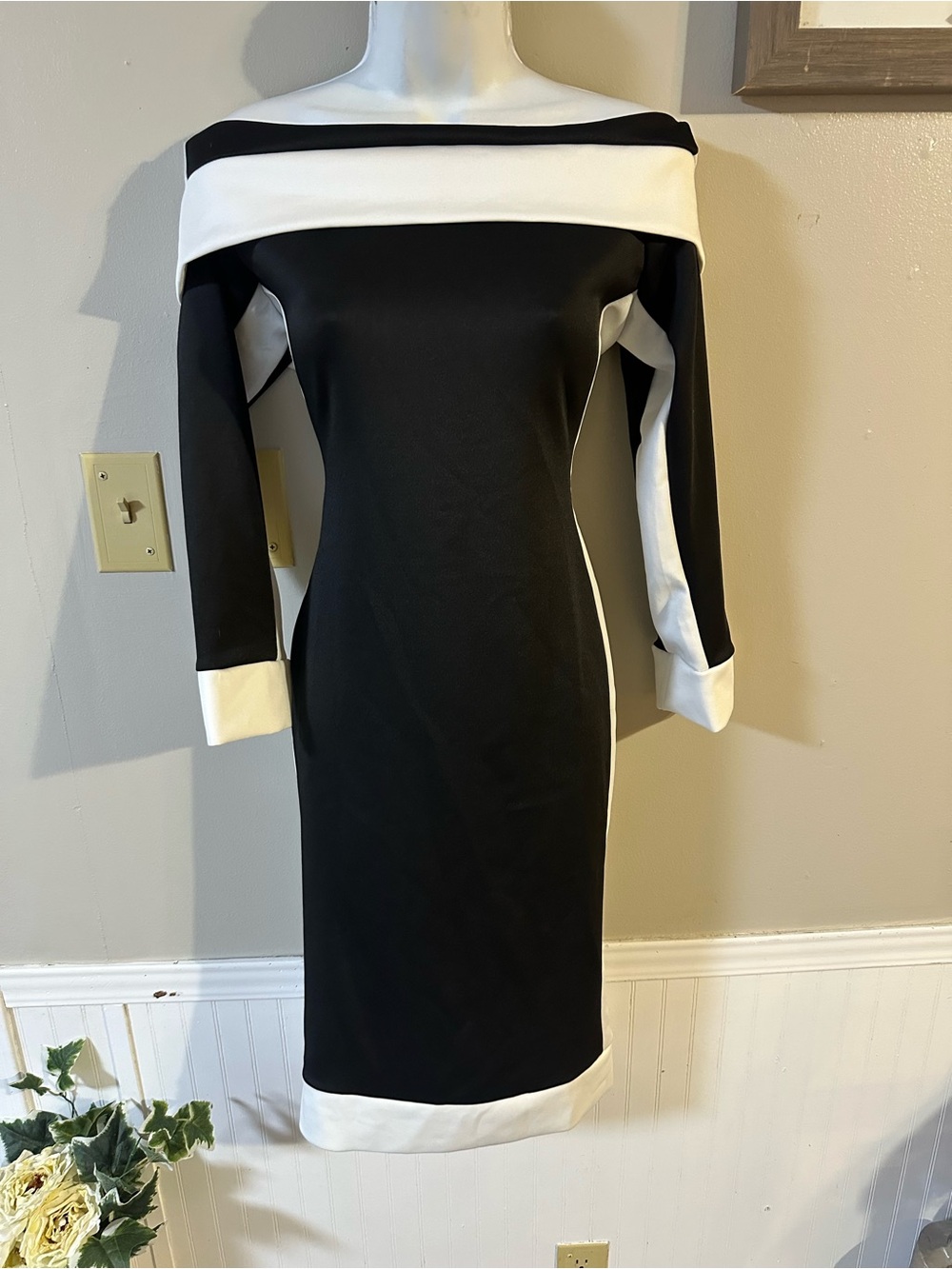 Black & White Off-Shoulder Sheath Dress
